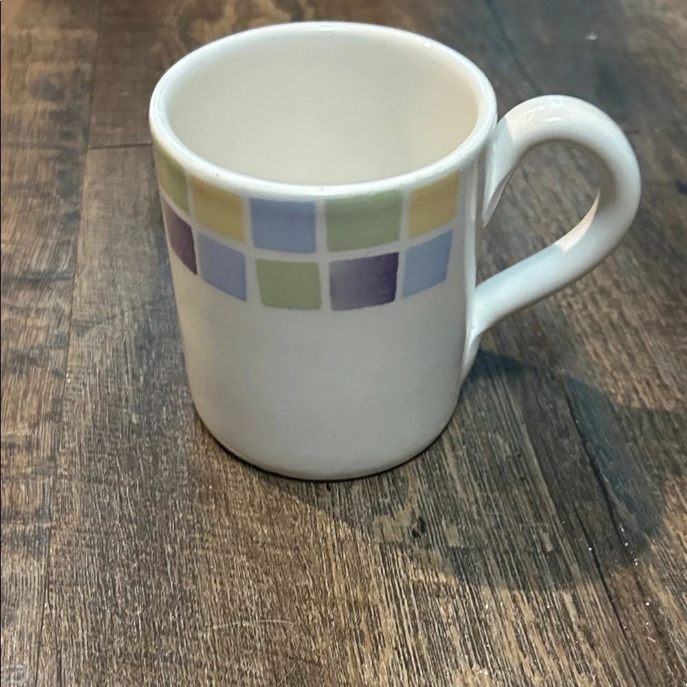 Pier 1 Hand Painted Italian Tosca 99 Coffee Mug Yellow, Green, Purple Checked‎